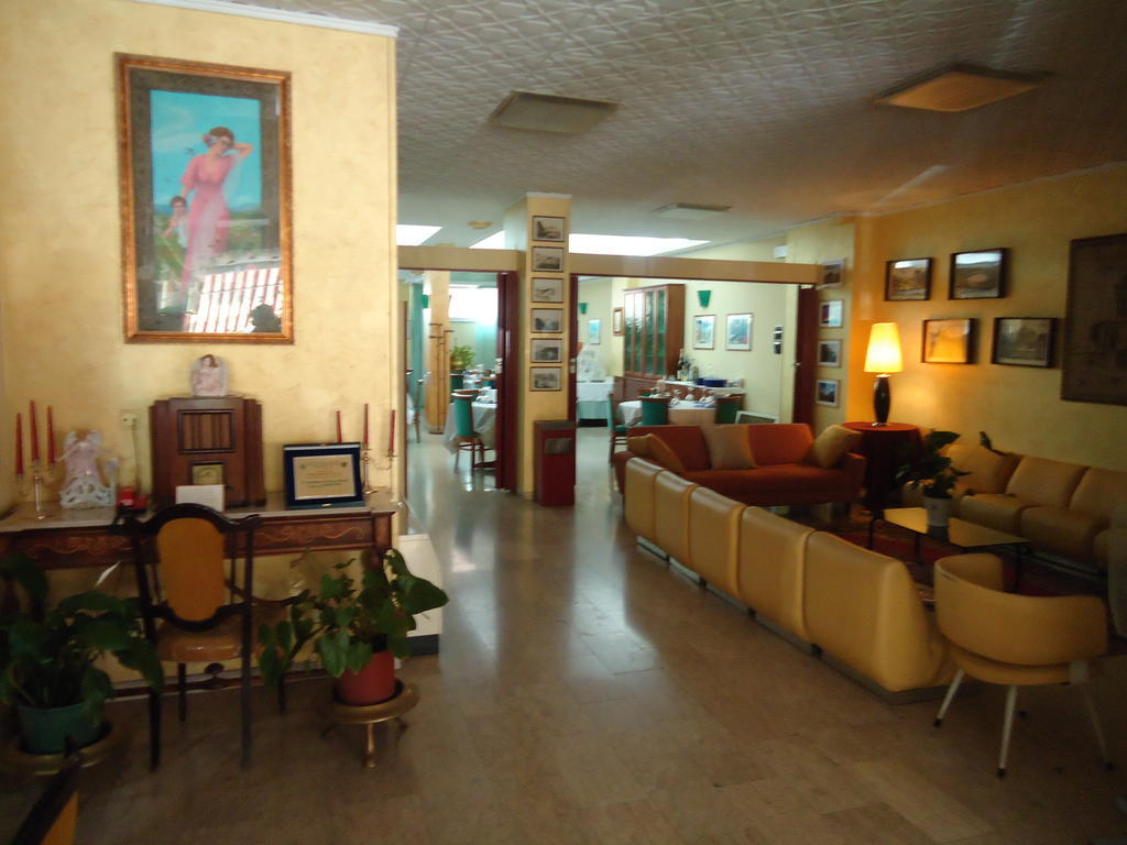 Hotel Ristorante Mommo Polistena 외부 사진