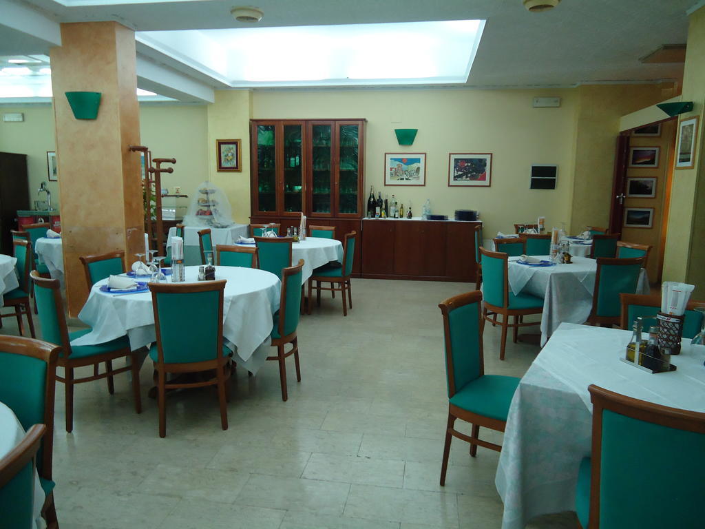 Hotel Ristorante Mommo Polistena 외부 사진