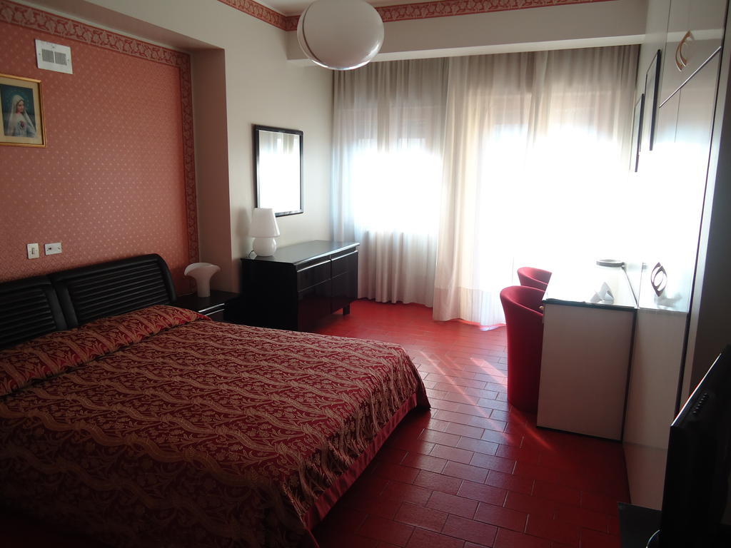 Hotel Ristorante Mommo Polistena 객실 사진
