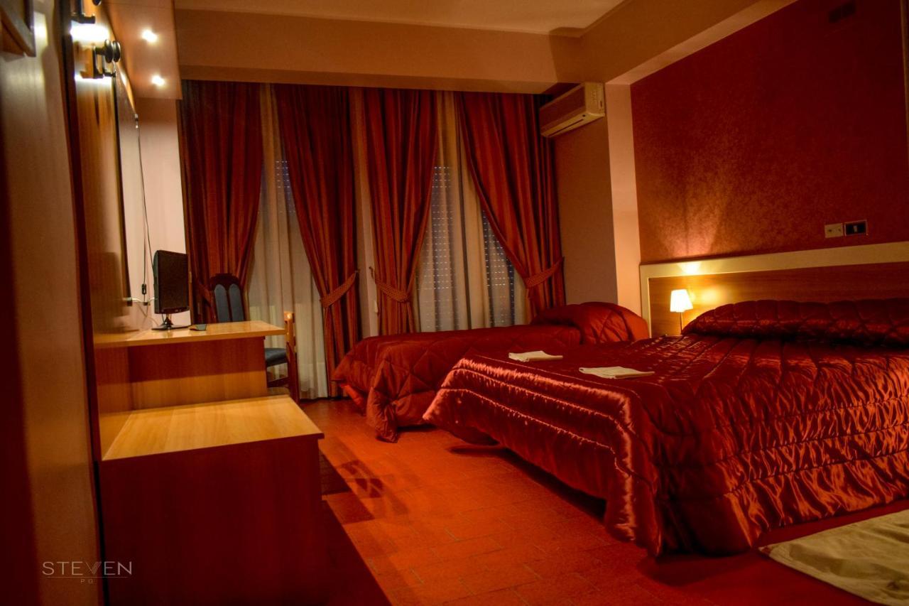Hotel Ristorante Mommo Polistena 외부 사진